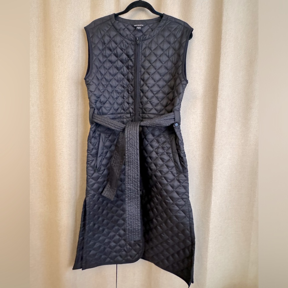 Athleta long quilted vest withh belt